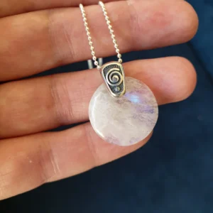 Moonstone from India, AA grade pendant "Intuition"
